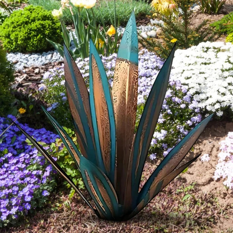 Metal Agave Sculpture with Weather-Resistant Steel and Rustic Finish, Indoor/Outdoor