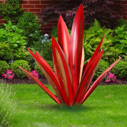 Metal Agave Sculpture with Weather-Resistant Steel and Rustic Finish, Indoor/Outdoor