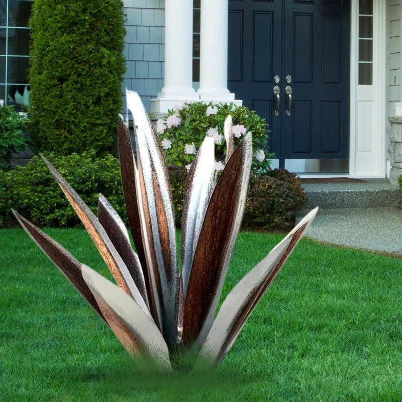 Metal Agave Sculpture with Weather-Resistant Steel and Rustic Finish, Indoor/Outdoor