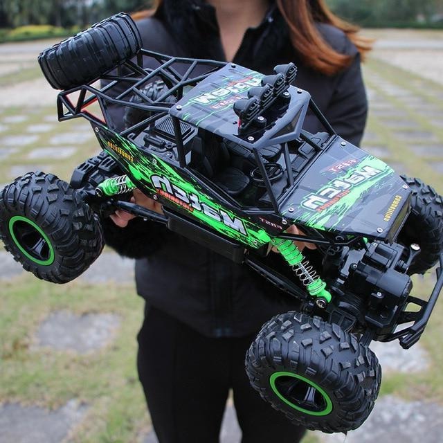 Remote Control Rock Crawler with 4-Wheel Drive and Shockproof Suspension, 35cm